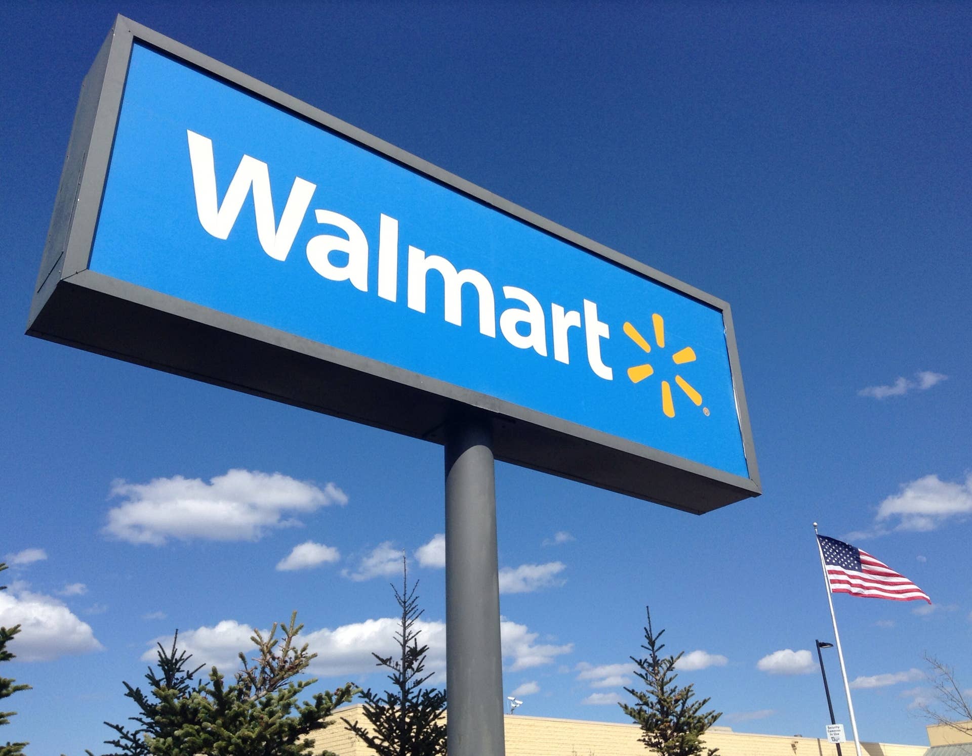 Walmart Store Sign, Photo Credit: Wikimedia