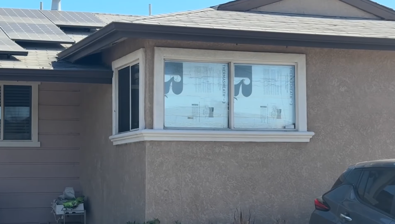 The house where a teenage suspect was killed after an alleged home invasion, Photo Credit: KRON 4/Youtube