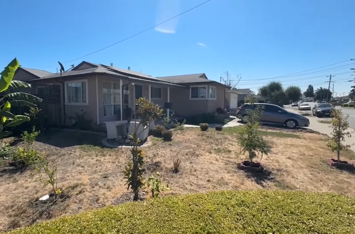 The house where a teenage suspect was killed after an alleged home invasion, Photo Credit: KRON 4/Youtube