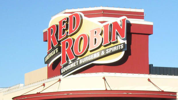 Red Robin Accused Of 'Stealing' From Customers Promo Image