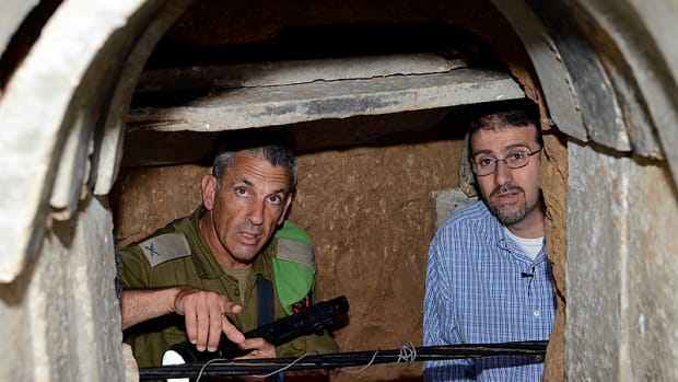 U.S. Ambassador Dan Shapiro visits a tunnel connecting Israel and Gaza.