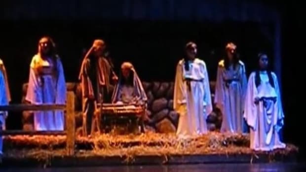 School, Atheist Group Battle Over Nativity (Video) Promo Image