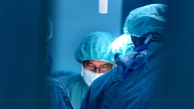 Woman Discovers Foreign Object Inside Her After Surgery Promo Image