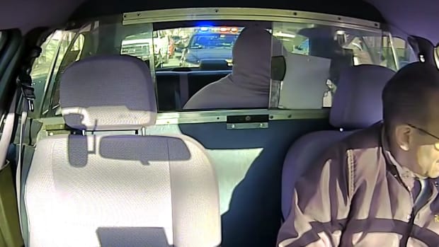 Taxi Robbery Interrupted By Police (Video) Promo Image