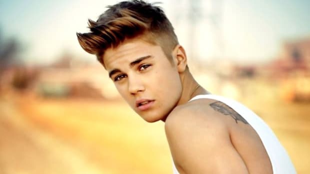 Justin Bieber Punches Male Fan In Spain (Video) Promo Image