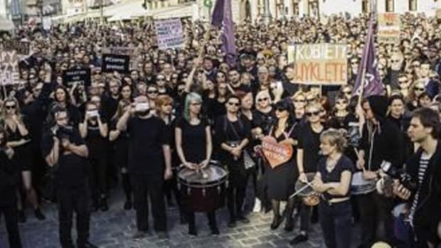 Polish Government Drops Abortion Ban After Protests Promo Image