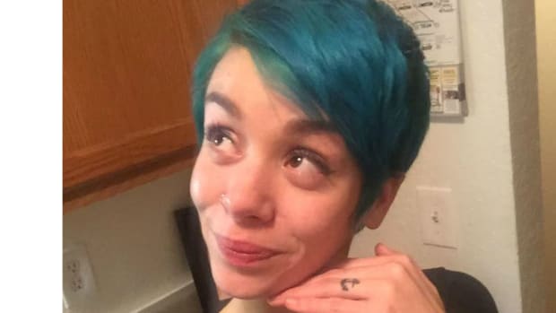 Customer Offended By Blue-Haired Server, Makes Her Cry Promo Image