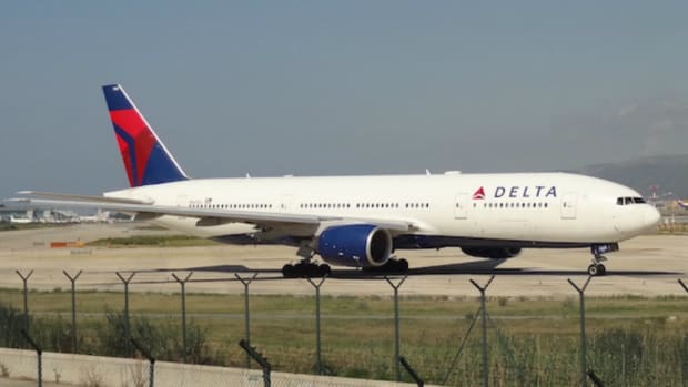Man Kicked Off Delta Flight For Using Bathroom (Video) Promo Image