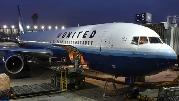 United Shares Drop After Passenger Video Goes Viral Promo Image
