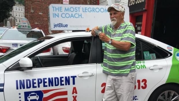 Cabbie Turns In Lost $187,000, Gets $100 Reward (Video) Promo Image