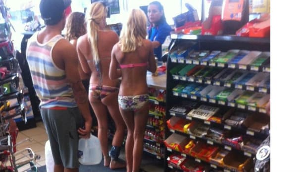 Image Of Woman In Convenience Store Goes Viral Promo Image