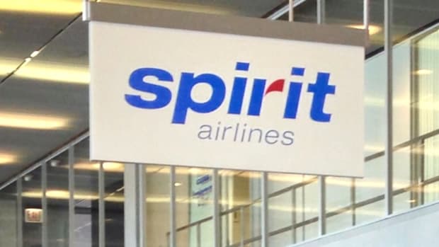 Brawl At Airport As Spirit Cancels 11 Flights (Video) Promo Image