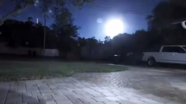 Huge Fireball Frightens Floridians In 'UFO' Scare (Video) Promo Image