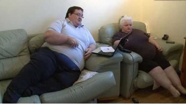 Here's How Much This Couple Receives In Welfare Because They're Too Fat To Work (Photos) Promo Image