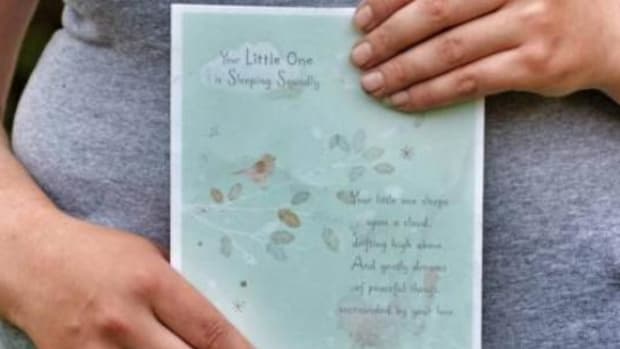Woman Who Had Abortion Receives Unexpected Card From Clinic (Photos) Promo Image