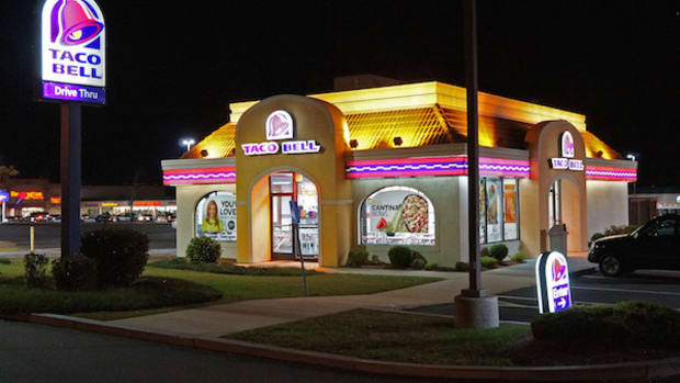 Taco Bell Worker Fired For Denying Service To Police Promo Image