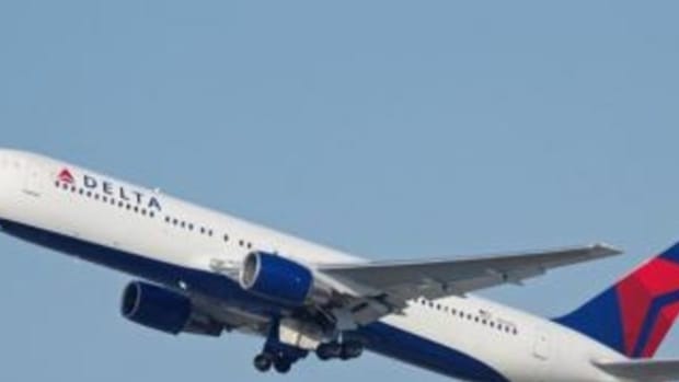 Delta Pilot Turns Plane Around After Takeoff Due To One Passenger Promo Image