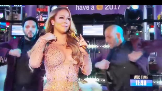 Mariah Carey Did Sound Check Before NYE Performance (Video) Promo Image