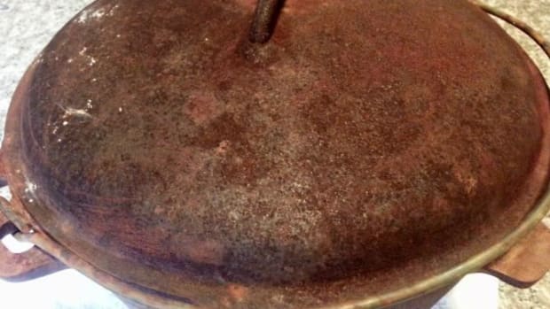 Mother Purchases Rusty Pot For $5, Gets Surprise Of Her Life Promo Image