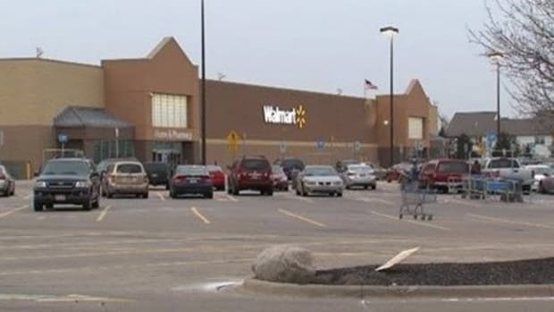 Walmart Employee Notices Same Car Parked In Lot For 3 Weeks, Makes Unexpected Discovery Promo Image