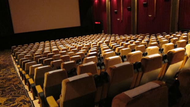 Man Sues Woman For Texting During Movie Date (Photos) Promo Image