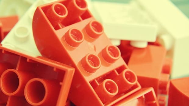 Adults Accuse Legoland Playground Of Age Discrimination (Video) Promo Image