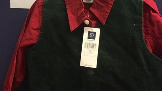 GAP Manager Furious After Seeing Returned Item (Photo) Promo Image