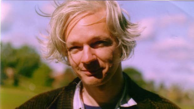 Assange: Russians Weren't WikiLeaks Sources Promo Image