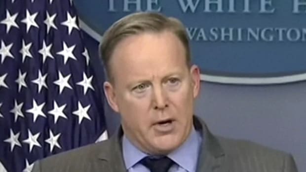 White House Press Secretary Attacks Nordstrom (Video) Promo Image