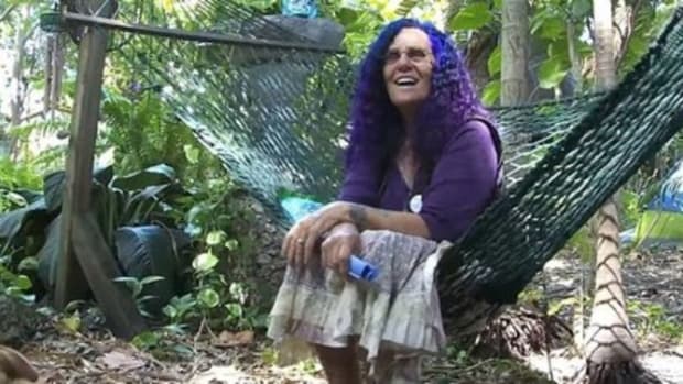 Elderly Woman Who Lived In Tree House For 25 Years Gets Bad News Promo Image
