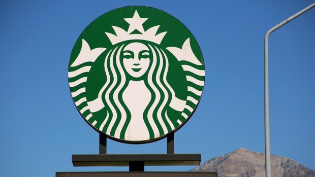 Girl Allegedly Fat-Shamed By Starbucks (Photos) Promo Image