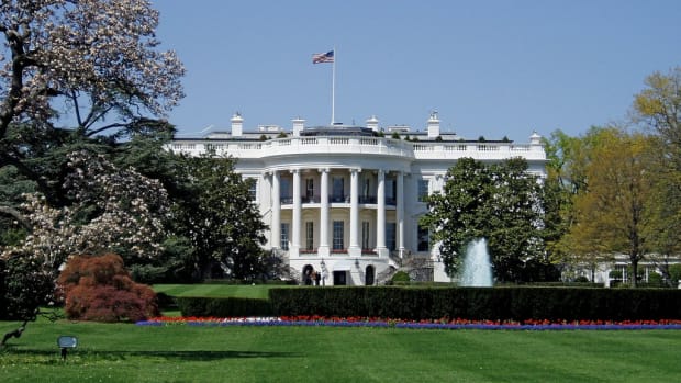 Man Claiming To Have Bomb Detained At White House Gate (Photo) Promo Image
