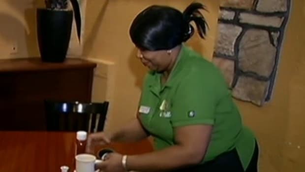 Instead Of Tip, Waitress Receives Racist Note (Photos) Promo Image