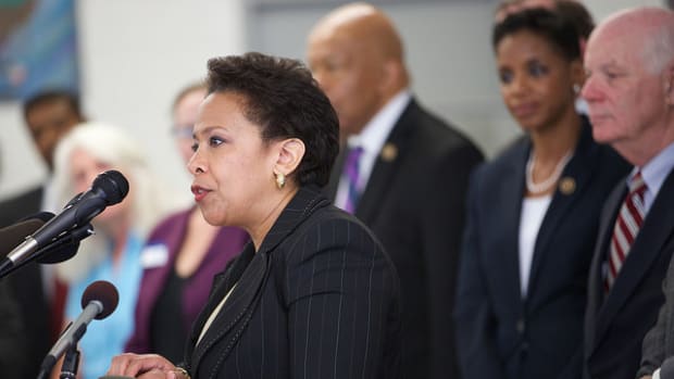 Clinton Email Case: Lynch To Accept FBI Recommendations Promo Image