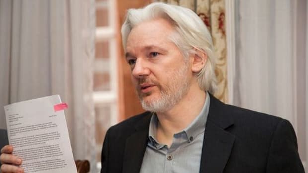 Assange: Clinton, CIA Pushing Pence 'Takeover'  Promo Image