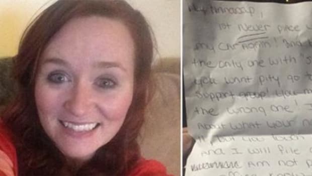 Woman With Prosthetic Leg Receives Unexpected Note From Neighbor (Photo) Promo Image