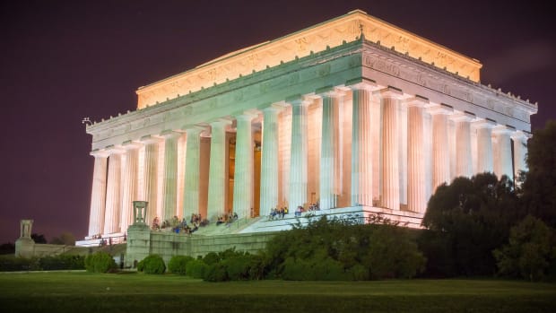 Women’s March On DC Banned From Lincoln Memorial Promo Image