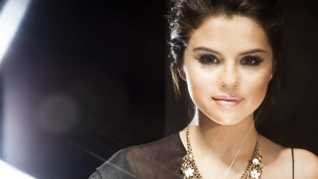 Selena Gomez's Best Friend Donates Her Kidney (Photos) Promo Image