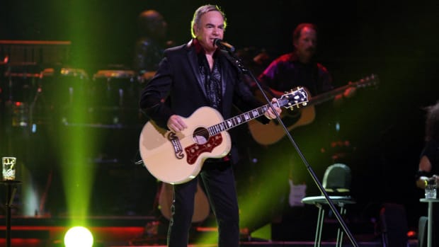 Neil Diamond Retires From Touring After Diagnosis Promo Image