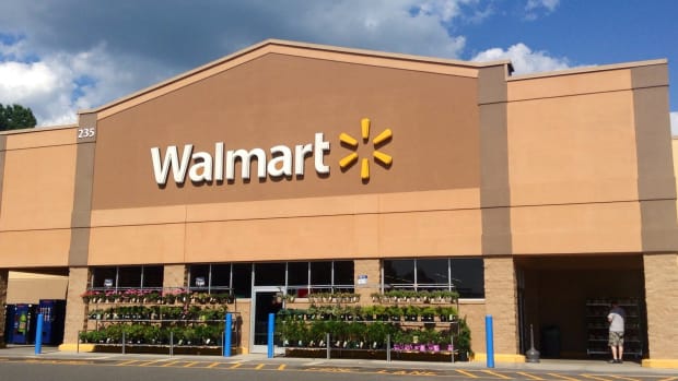 Walmart Shooting Response Slowed, Too Many Drew Guns Promo Image