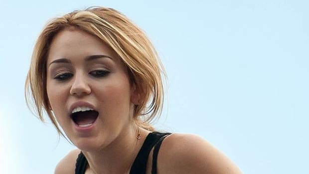 Miley Cyrus Backtracks On Vow To Leave USA Promo Image