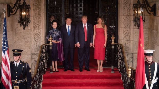Trump Tells Golf Club White House Is A 'Real Dump' Promo Image