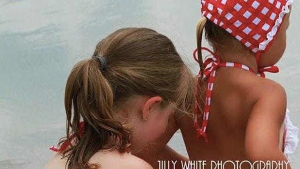 Facebook Bans Mom's Photo Of Her Little Girls For Being 'Inappropriate' (Photo) Promo Image