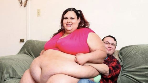 700-Pound Woman Feels Bleeding Between Her Legs, Realizes 10,000 Calorie Diet Has Unfortunate Consequences Promo Image
