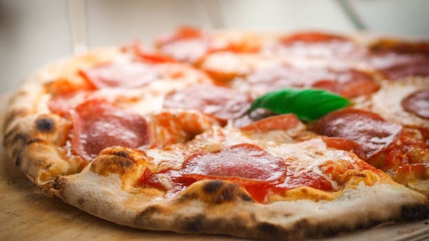 Pizza Restaurant Owner Bans Children From Shop (Photos) Promo Image