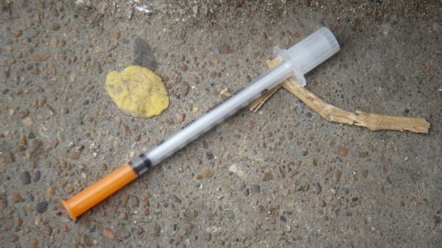 Man Fleeing Police Injects Heroin During Car Chase (Photos) Promo Image