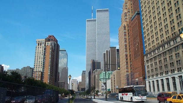 Woman Tracks Down Subjects Of Photo Found At 9/11 Site (Photo) Promo Image