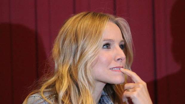 Kristen Bell Sparks Backlash For Mocking Melania Trump (Video) Promo Image