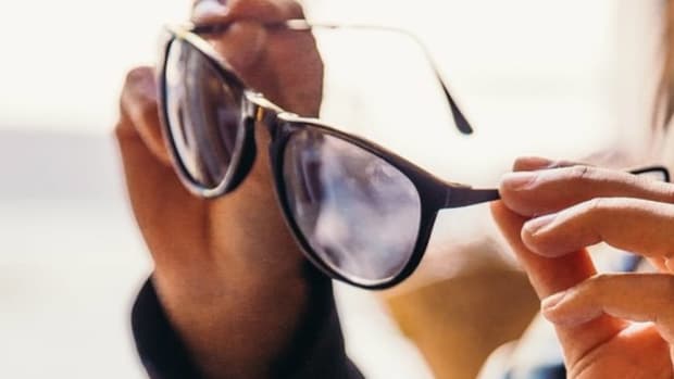 Melania Criticized For Wearing Sunglasses At Night (Photos) Promo Image