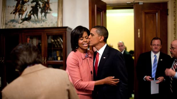 Barack And Michelle Obama Portraits Revealed (Photos) Promo Image